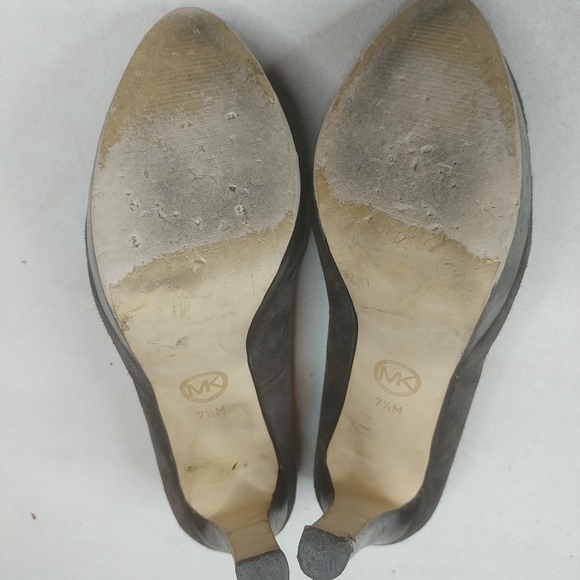 Michael KORS Pumps Black SUEDE PLATFORM PUMPS 4.5" - Picture 5 of 8